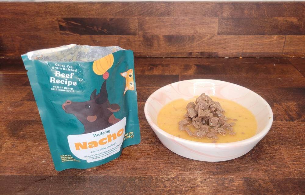 Made by Nacho Grass-Fed Grain-Finished Beef Recipe Cuts in Gravy with Bone Broth Wet Cat Food