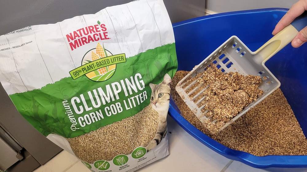Nature’s Miracle Corn-Cob Clumping Cat Litter