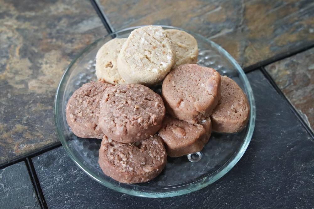 plate of RAWR cat food patties