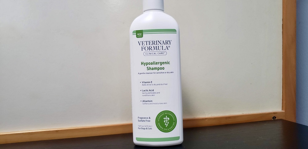 Veterinary Formula Clinical Care Hypoallergenic Shampoo